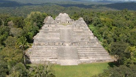 Descubierta la tumba del primer rey de la ciudad maya más importante de Belice