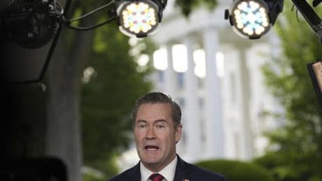 ¿Quién es Mike Waltz, el asesor de seguridad nacional al que Trump ha destituido?