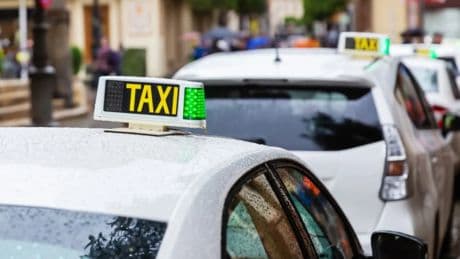 Las ventas de taxis caen un 14% en España en un mercado que domina Toyota con casi tres de cada cuatro entregas