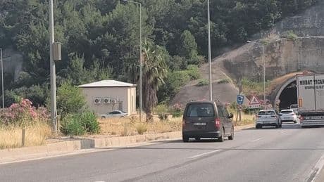 Antalya'da feci kaza: 2 kişi öldü, 4 kişi yaralandı