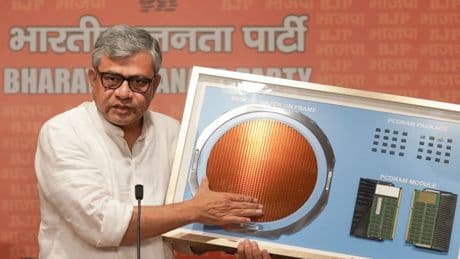 "Plus personne ne peut maintenant nous arrêter": l'Inde veut devenir un "centre mondial" de production de semi-conducteurs