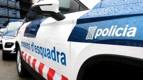 Los Mossos buscan a un hombre acusado de apuñalar a su pareja en Sant Pere de Torelló