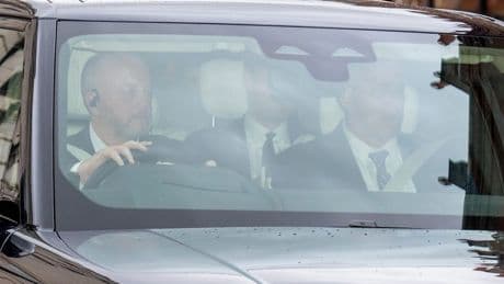 Erstes Treffen seit über einem Jahr - Prinz Harry auf dem Weg zu König Charles