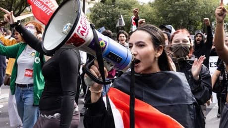 10 septembre: près de 200.000 manifestants en France, quelques tensions mais pas de paralysie