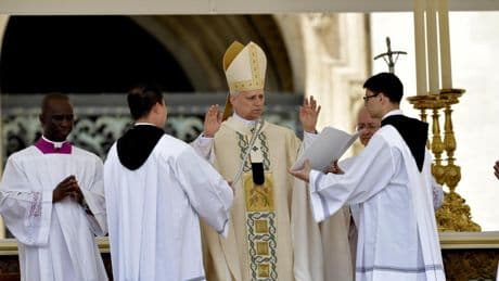 León XIV reivindica una Iglesia unida para un mundo reconciliado y pide la paz para Ucrania: "Es la hora del amor"