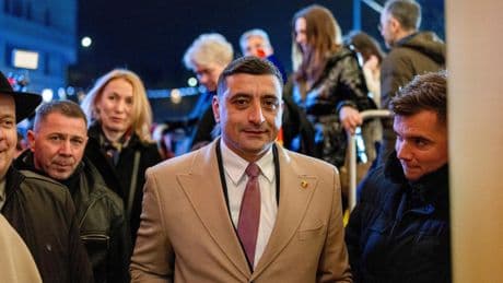 Présidentielle en Roumanie : le candidat d’extrême droite largement en tête du premier tour