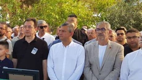Özgür Özel Balıkesir'de cenazeye katıldı