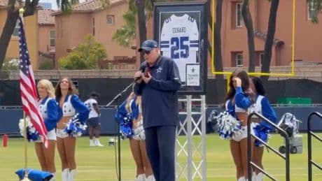 Jerry Jones heckled by Cowboys fans over Micah Parsons contract drama