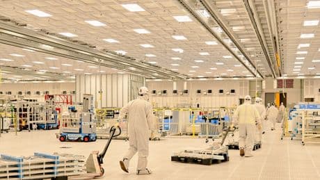Intel Expects Work Force to Shrink by 25,000