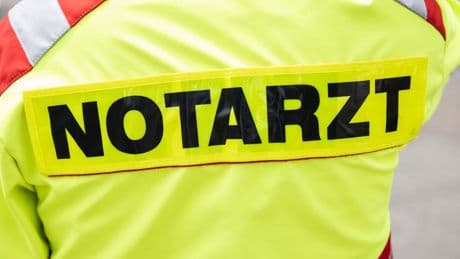 Unfälle: Auto prallt gegen Wand in Tiefgarage – drei Verletzte