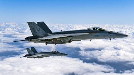 La Marina de EEUU quiere modernizar sus F/A-18 con sensores que cuestan 16 millones cada uno. No resisten 40 horas sin dar fallos