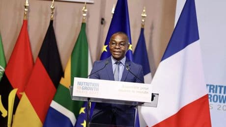 Coupes budgétaires sur l’aide au développement : un stop-and-go incohérent