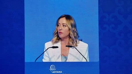 Meloni: «La storia di Martina Carbonaro mi ha lasciato senza fiato, non stiamo capendo il tema. Macron? Normali divergenze, si è montata molta panna»