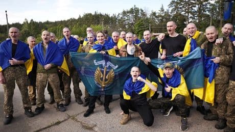 Russia, Ukraine Swap Nearly 800 Prisoners in Massive Exchange Deal