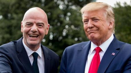 „Großartiger Job, Gianni“, schwärmt Trump auf der Bühne