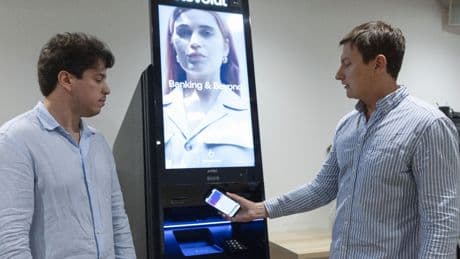 Revolut lanza sus primeros 50 cajeros físicos en España: estas son las ciudades donde estarán