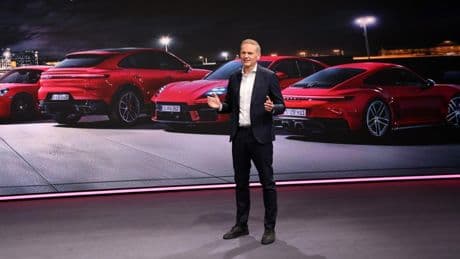 Oliver Blume, presidente de Porsche AG: “En un entorno cambiante, hemos ajustado nuestra estrategia de producto para sentar las bases del éxito de cara a los próximos años”