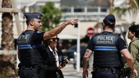 Un estudiante de 14 años mata a una vigilante escolar en un control de mochilas en Nogent (Francia)