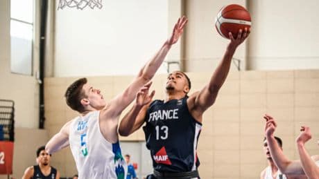 El Anadolu Efes incorpora a un pívot internacional con Francia