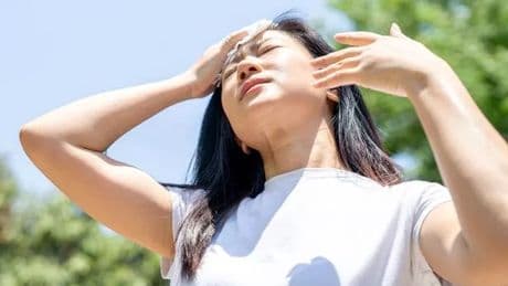 Brits on holiday told to look out for seven dangerous symptoms as travel alert issued