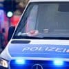 Umgebung wird von Polizei abgesucht: Mensch durch Stich in Berlin-Neukölln verletzt