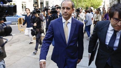El abogado Carlos Neira confirma que recibió un mandato de González Amador para negociar con la Fiscalía
