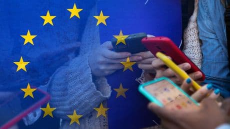 EU-Ökodesign-Richtlinie tritt in Kraft: Aus für Billighandys?