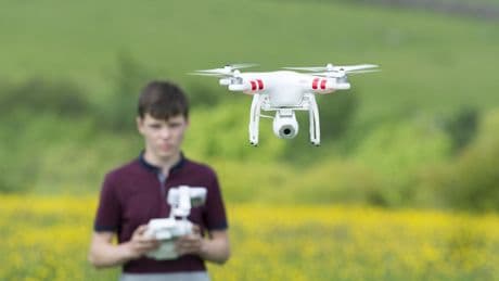 Verteidigungspolitik: Schüler in Litauen lernen erstmals Fliegen von Drohnen