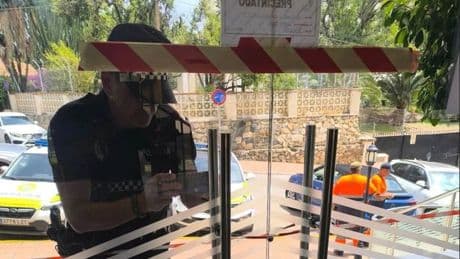Hundreds unable to leave Costa del Sol hotel by front door as cops seal up entrance