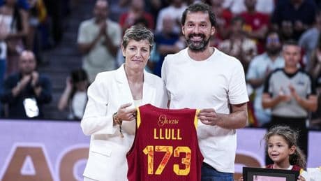 El homenaje a toda una leyenda: la FEB rinde tributo a Sergio Llull, el último superviviente de la época dorada de la Selección