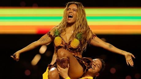 Karol G hace historia como cabeza de cartel del Coachella 2026 y Justin Bieber regresa a los escenarios