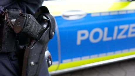 Blutende Ex-Freundin durch Stadt gezerrt – Polizei nimmt 28-Jährigen fest