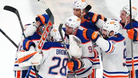 Halbfinale! Draisaitl-Assist erlöst Oilers in der Overtime – Die Highlights im Video
