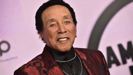 Smokey Robinson accusé de viols et d’agressions sexuelles par des anciennes femmes de ménage