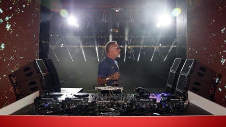 Gianluca Vacchi: “Hay caminos predefinidos que no son los que tienes que seguir”