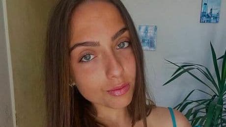 Simona Cinà, com'è morta la 21enne di Palermo: cosa è successo nella villa? I segni rossi sul petto, gli alcolici spariti e perché la villa non è stata sequestrata