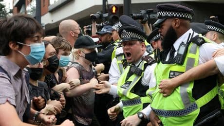 England: Zusammenstöße wegen erneuter fremdenfeindlicher Proteste