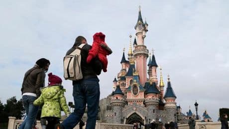 Faux mariage à Disneyland Paris : un Britannique mis en examen et placé en détention