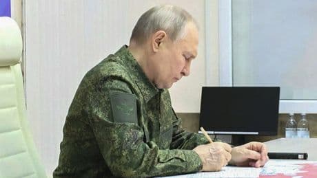 „Putin überrascht uns“: Militärexperten warnen eindringlich vor Narwa-Szenario
