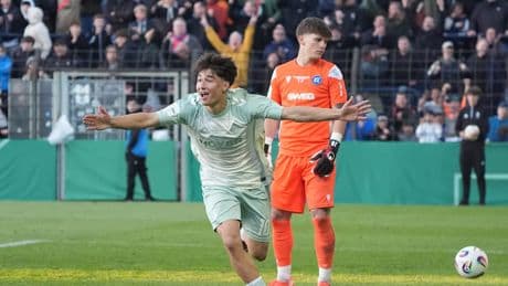 Erster Triumph seit 1999! - Werder-Bubis holen den Pott