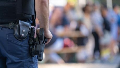 Interview: Warum werden immer mehr Menschen durch Polizisten erschossen?