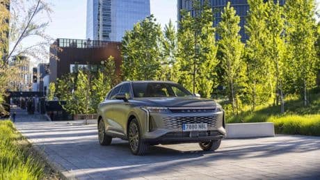 Omoda 9 SHS, un SUV chino híbrido enchufable de 537 CV que desafía a coches premium como el Lexus NX o el Volvo XC60