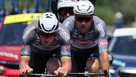 Nog steeds verbaasde ploegleider Christoph Roodhooft over krankzinnige Tour-week Mathieu van der Poel: ’Soms word je echt weleens gek’