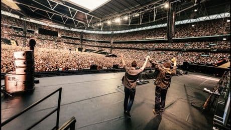Oasis fans' fury over 'losing tickets' to gig-goer spotted doing strange act