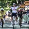 Tour de France. Van der Poel battu par son meilleur ennemi, mais en jaune à Caen