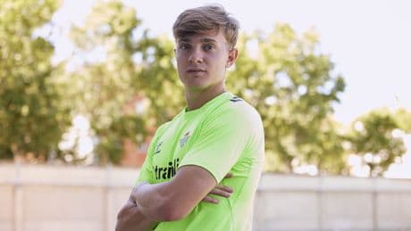 Jesús Rodríguez, el niño al que no le gustaba el fútbol, fan de Lamine y nueva estrella del Betis: "Entreno con mi padre en los días libres"