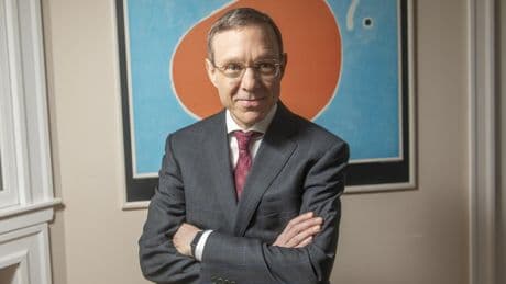 Loeb, el polémico astrofísico de Harvard que dice que el cometa 3I/ATLAS podría ser tecnología alienígena "posiblemente hostil"