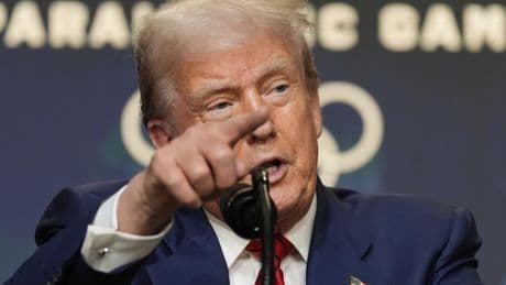 Trump impone aranceles adicionales del 25% a la India por la compra de petróleo ruso, lo que eleva el gravamen total al 50%