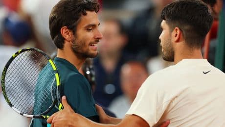 Roland Garros: Musetti si ritira, Alcaraz in finale.