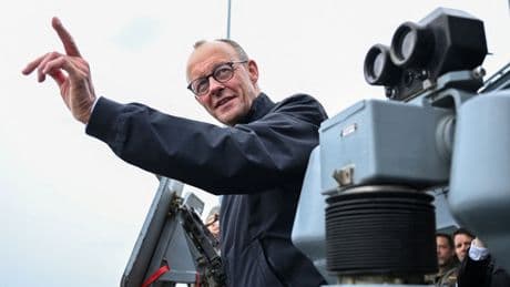 Bundeswehr: Friedrich Merz bei der Marine – ein ernster Wohlfühltermin